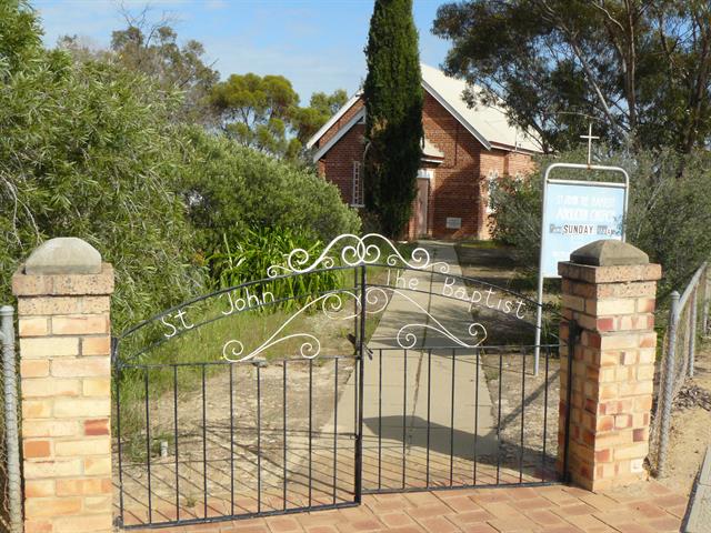 Entry gates addressing corner of Yulgering Rd & Cavell St