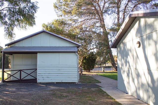 Baldivis Primary School - Building 2 entry