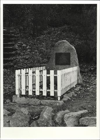 View of the gravesite and Headstone