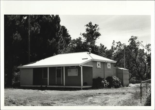 Right corner elevation of station