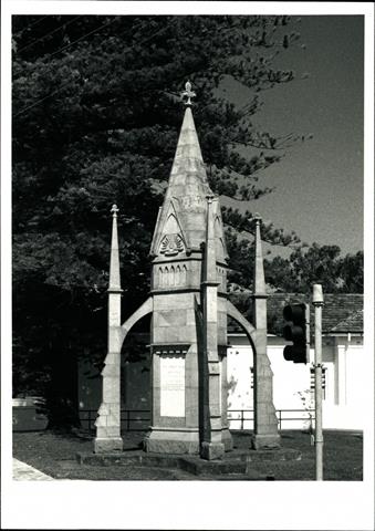 Front elevation of the Claremont War Memorial