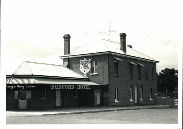 Detail of the front elevation of the Bedford Hotel in Brookton