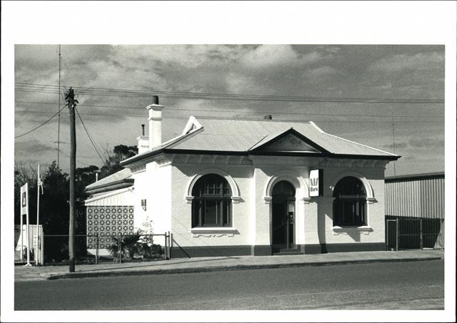 Front elevation of the Brookton Westpac Bank