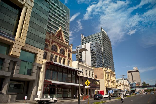 Street view of Wellington Street showing Bairds and Globe