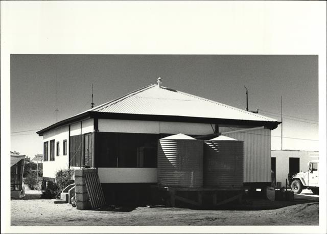 Right side elevation of building