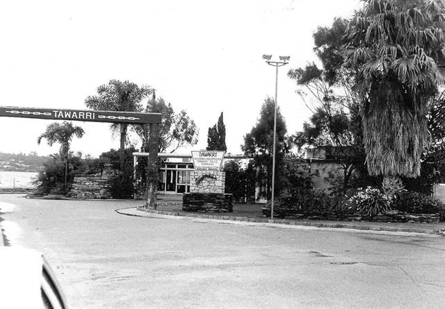 Tawarri Lodge c 1982 cOlney