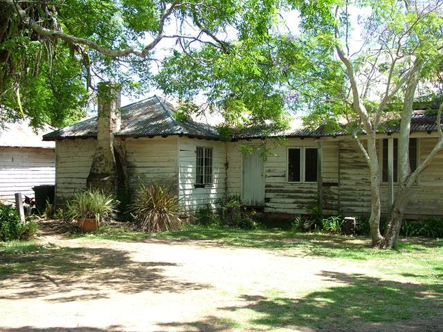 Outbuildings - central cottage from SE