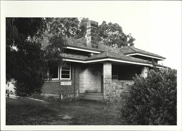 Angled elevation of quarters entrance on Mann Street frontage