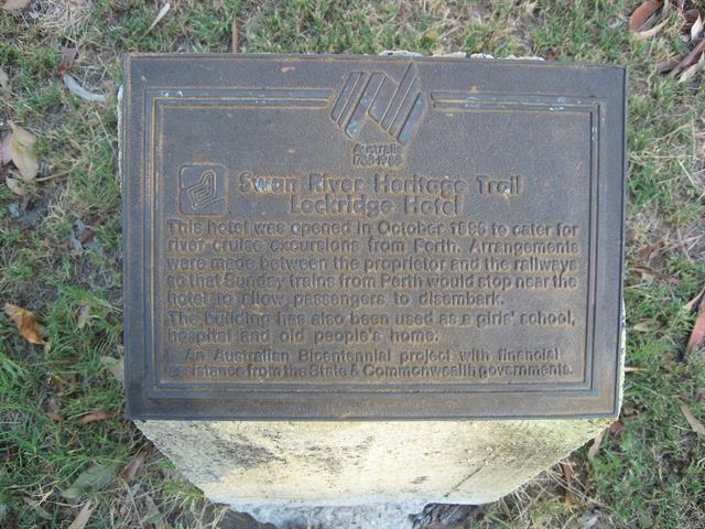 Plaque at corner of River St and Anzac Tce