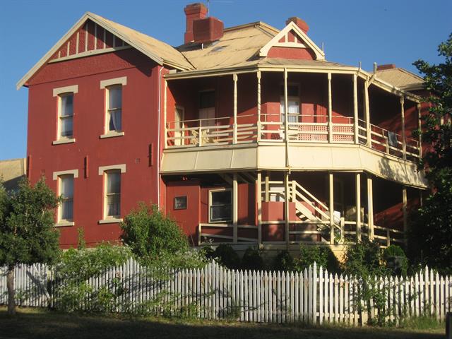 View from corner of River St and Anzac Tce