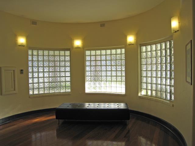 Upper foyer