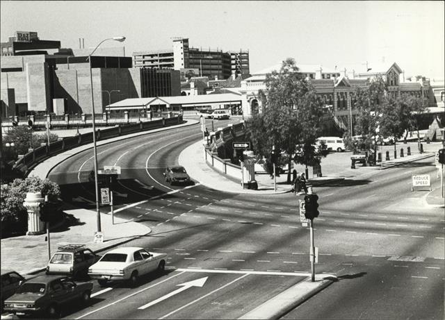 View of bridge South end from Wellington Street